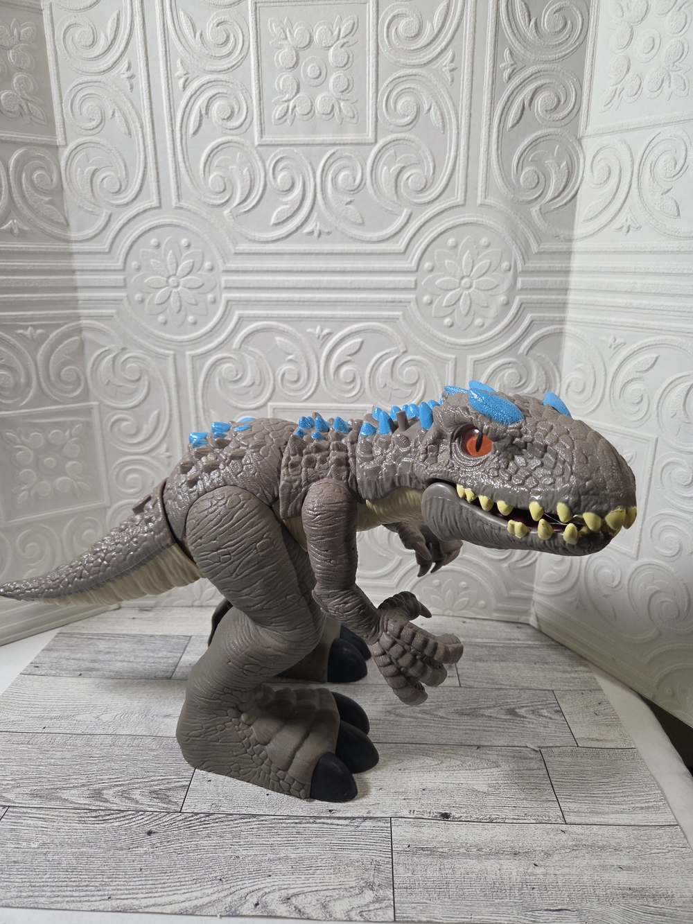 Imaginext Jurassic World Thrashing Indominus Rex Toy